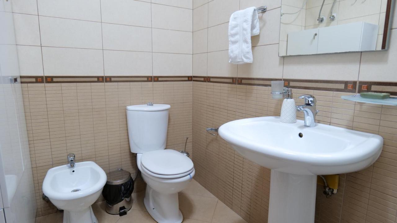 Top Location Kristi Apartments 05 Тирана Екстериор снимка